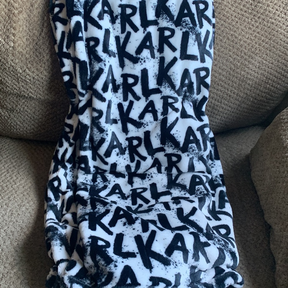 Blanket - Picture 2 of 2